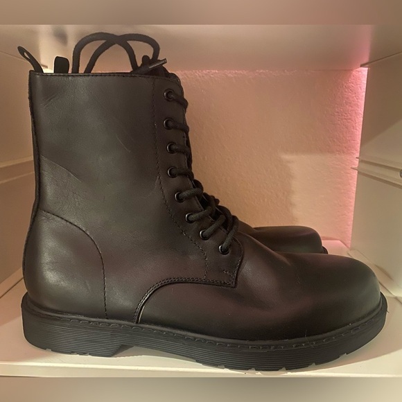 🆕 EXPRESS Leather Mens Boots Black Lace-Up Combat Boots size 11 NWT - Picture 1 of 6